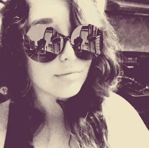 Meet your Posher, Victoria